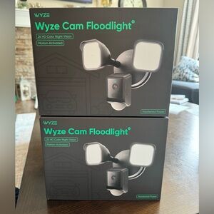 One left!!!!!Wyze Cam Floodlights V2 Black